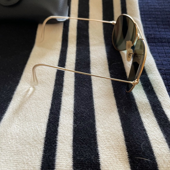 ??Ray Ban sunglasses ??